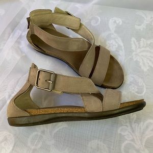 Naot women’s gray genuine leather sandals 6.5M